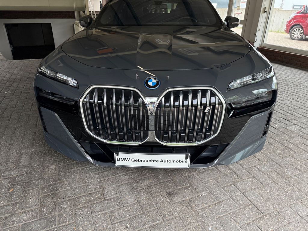 Image of BMW i7