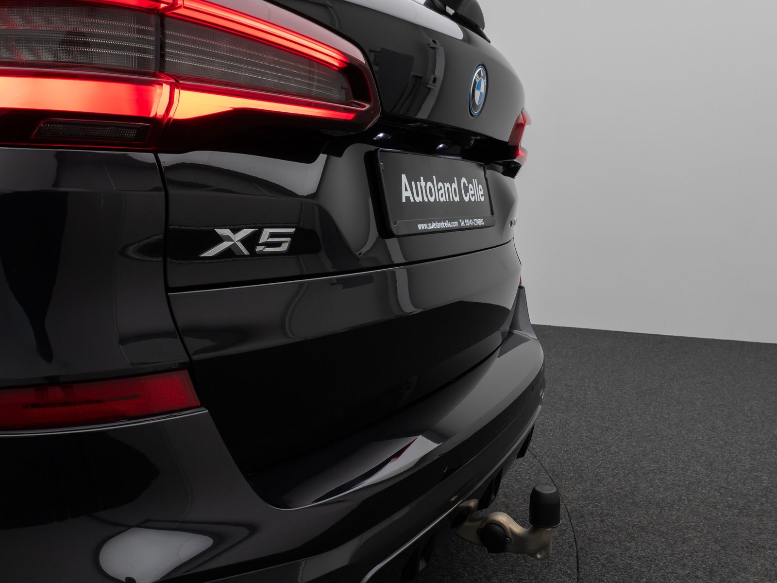 Fahrzeugabbildung BMW X5 xD45e M Sport Panorama Laser 360°HUD DAB B&W