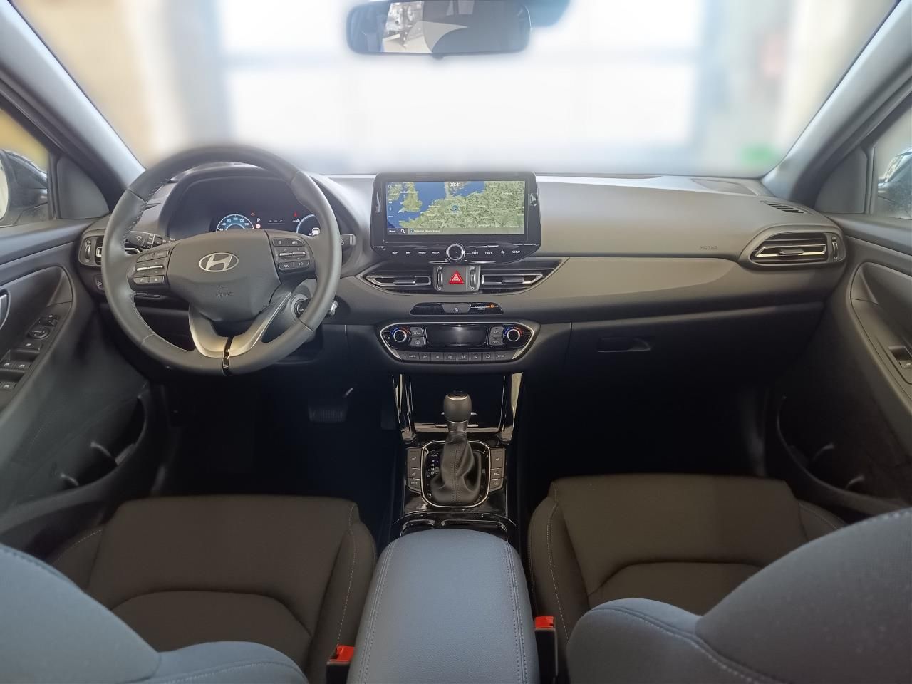 Fahrzeugabbildung Hyundai i30 1.5T DCT ADVANTAGE LED*SHZ*LHZ*NAV*USB*CARPL