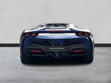 2021 Ferrari SF90 照片 8