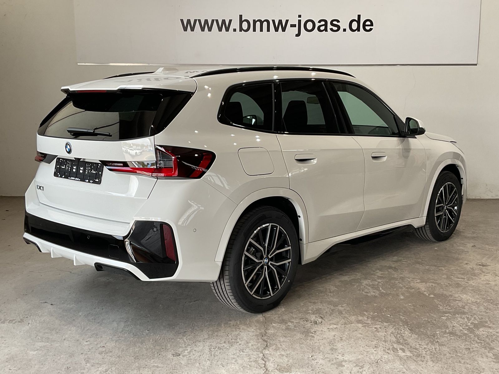 Fahrzeugeinzelansicht 19 Fahrzeugabbildung BMW iX1 eDrive20 |Head-Up Displ. |AHK |elektr. Heckk