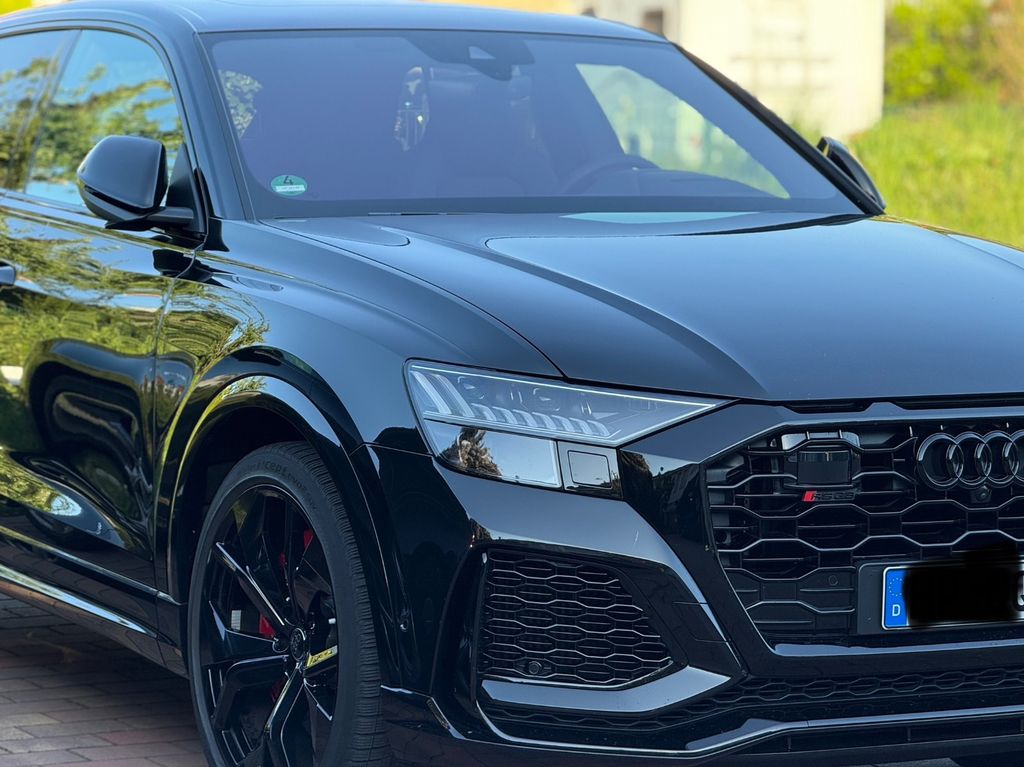 Audi RSQ8