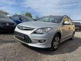 Hyundai i30 cw Classic - Hyundai i30 aus 2011 mit Benzin-Antrieb: Kombi