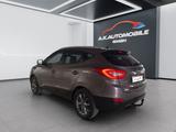 Hyundai ix35 FIFA World Cup 2WD+Navi+Kamera+Leder+LM+AHK - Hyundai ix35 Gebrauchtwagen in Bremen