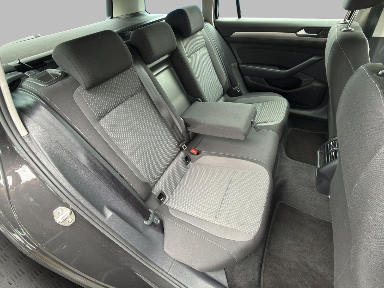 Volkswagen Passat Variant - Bild 15