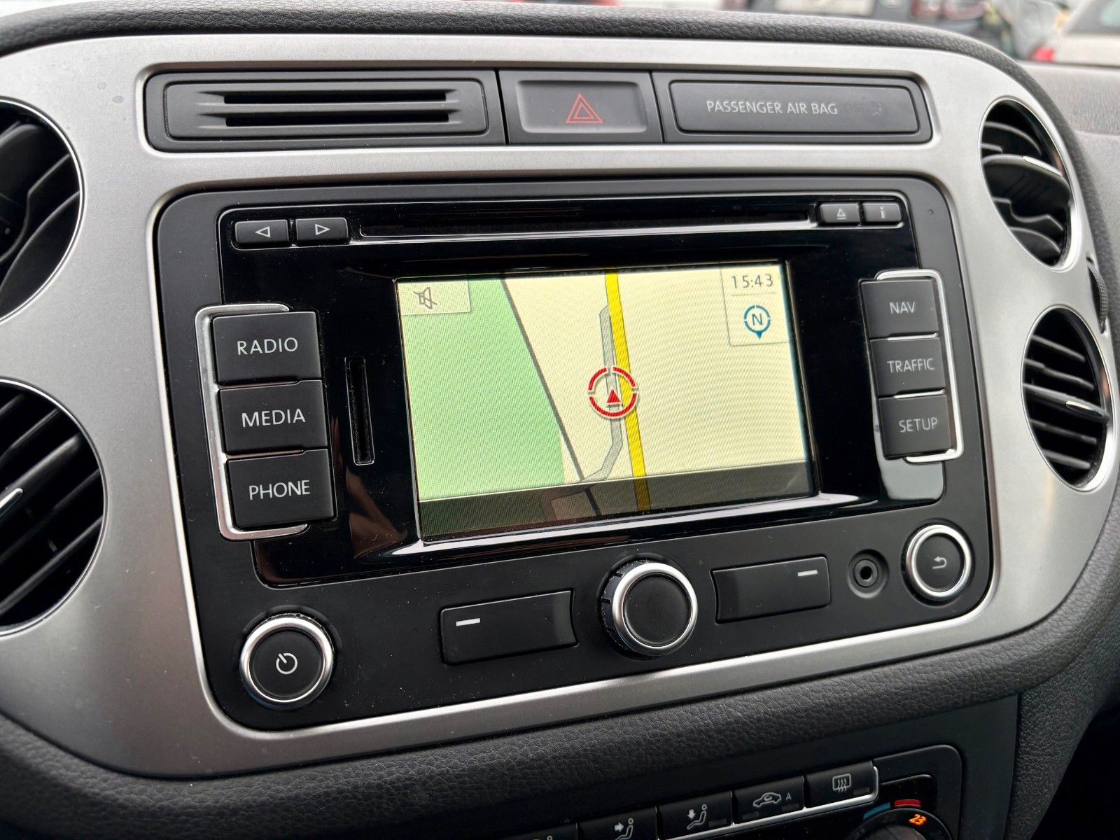 Fahrzeugabbildung Volkswagen Tiguan 1.4 TSI Cup Sport & Style Navi SPORTSITZE