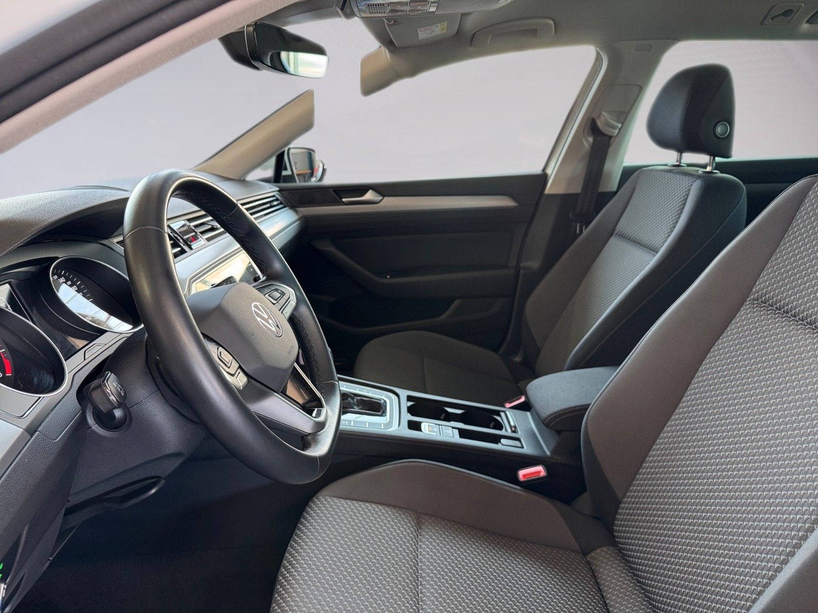 Fahrzeugabbildung Volkswagen Passat Variant 1.5 TSI
