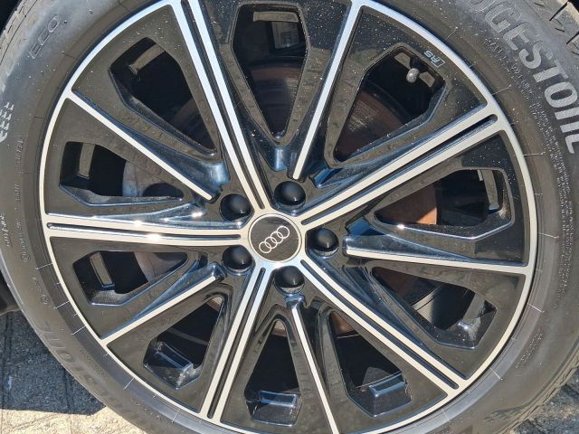 Q4 45 e-tron quattro S line Wärmepumpe Leder
