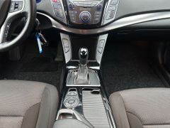 HYUNDAI i40 Kombi blue 1.7 CRDi DCT Trend