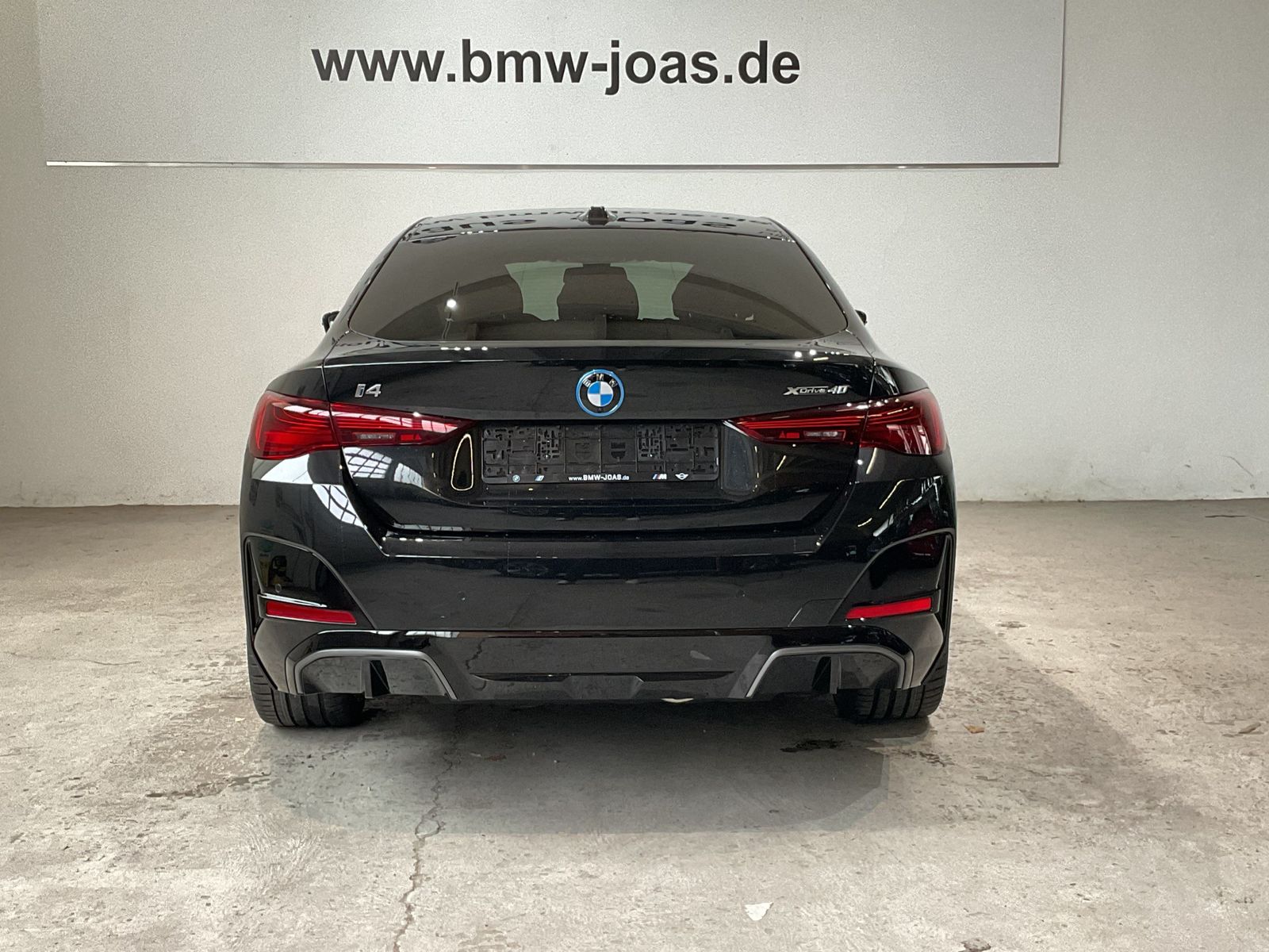 Fahrzeugabbildung BMW i4 xDrive40 Komfortzugang, AHK, Lenkradheizung