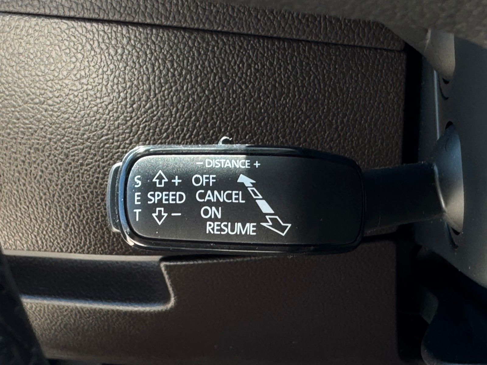 Fahrzeugabbildung SKODA Superb 2.0 TSI L&K Canton Pano Mem. ACC AHK LED