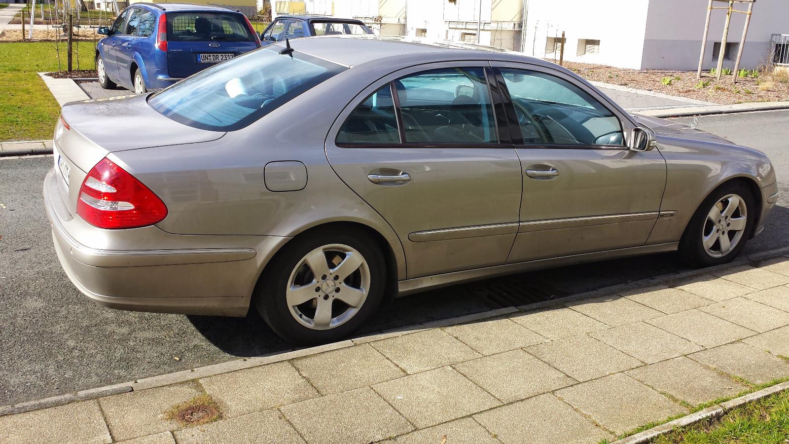 Mercedes-Benz E 220 CDI AVANTGARDE 