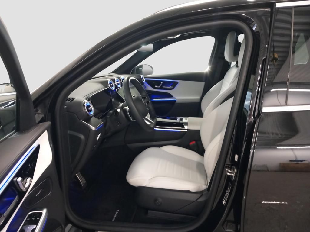 Fahrzeugabbildung Mercedes-Benz GLC 200 4M AMG*AHK*Pano-Dach*Distronic*360