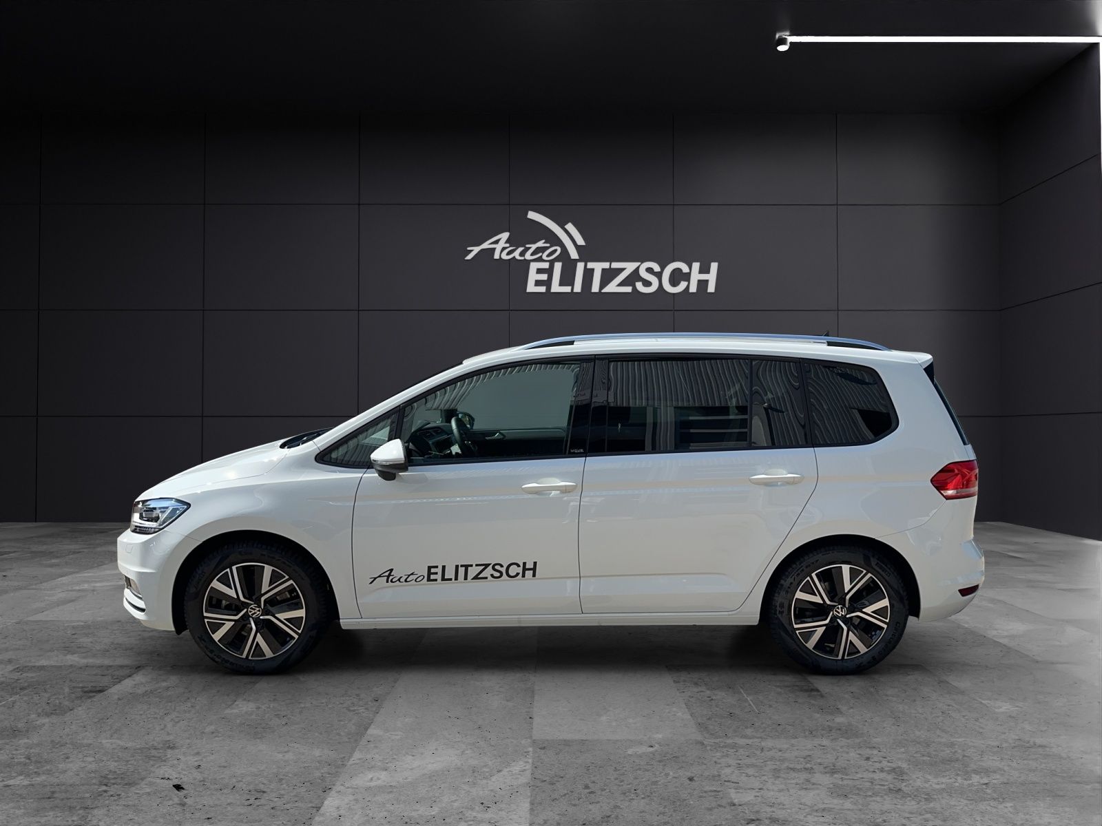 Fahrzeugabbildung Volkswagen Touran 2.0 TDI Move 7-Sitzer DSG Matrix ACC 17"