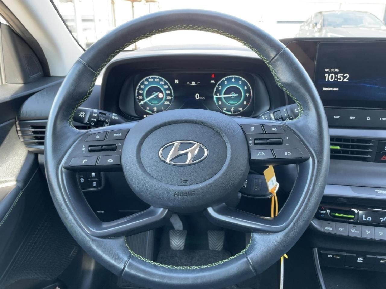 Fahrzeugabbildung Hyundai i20 1,0 l Intro Edition Mild-Hybrid + Navi Paket
