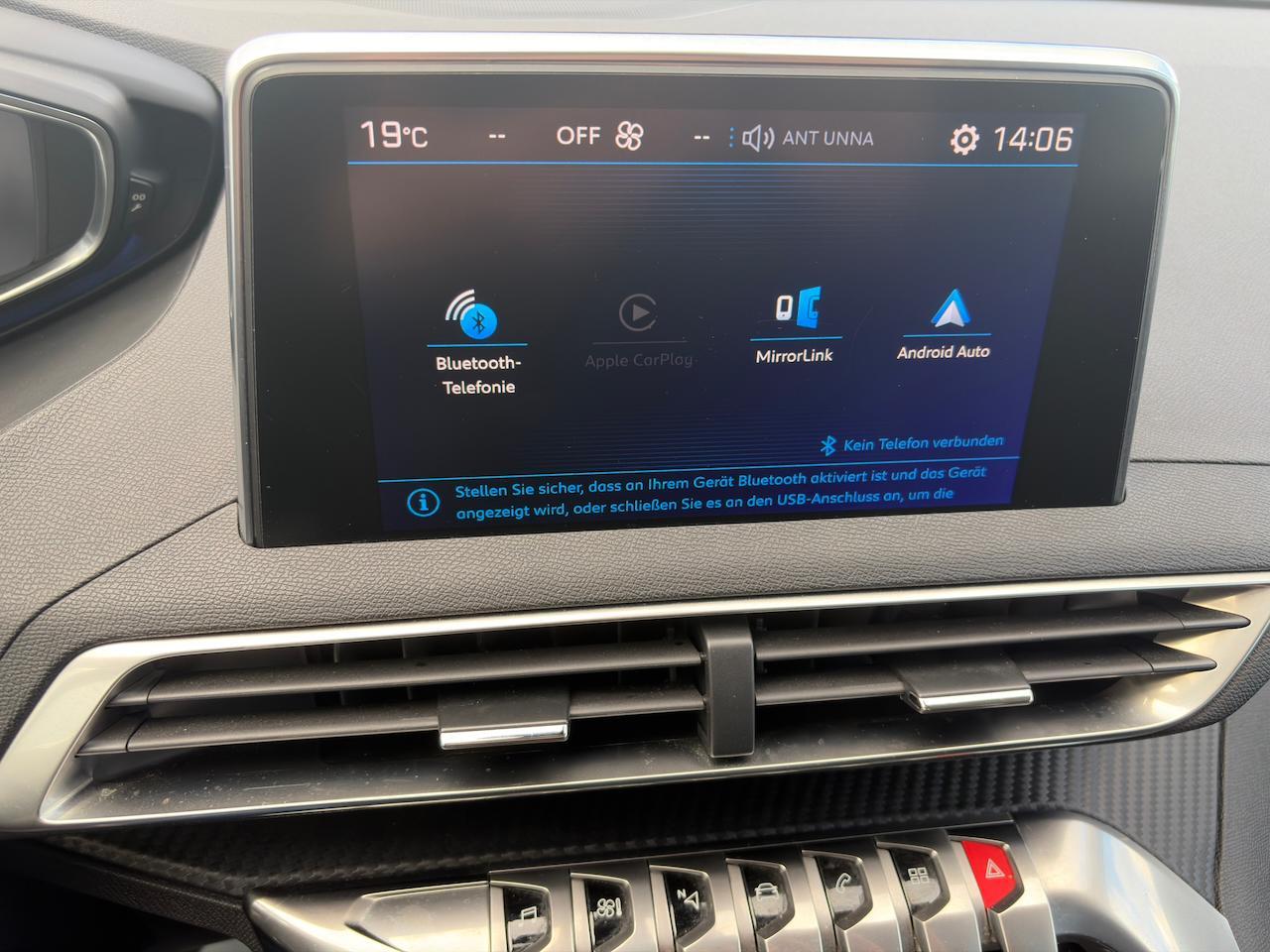 Peugeot 3008 1.2 12V e-THP / Allwetter Reifen