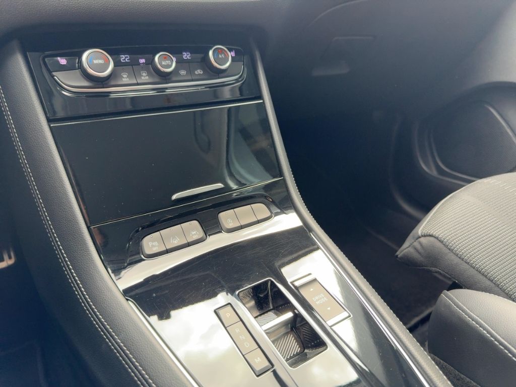 Fahrzeugabbildung Opel Grandland GS  AUTOMATIK  NAVI  LED SHZ