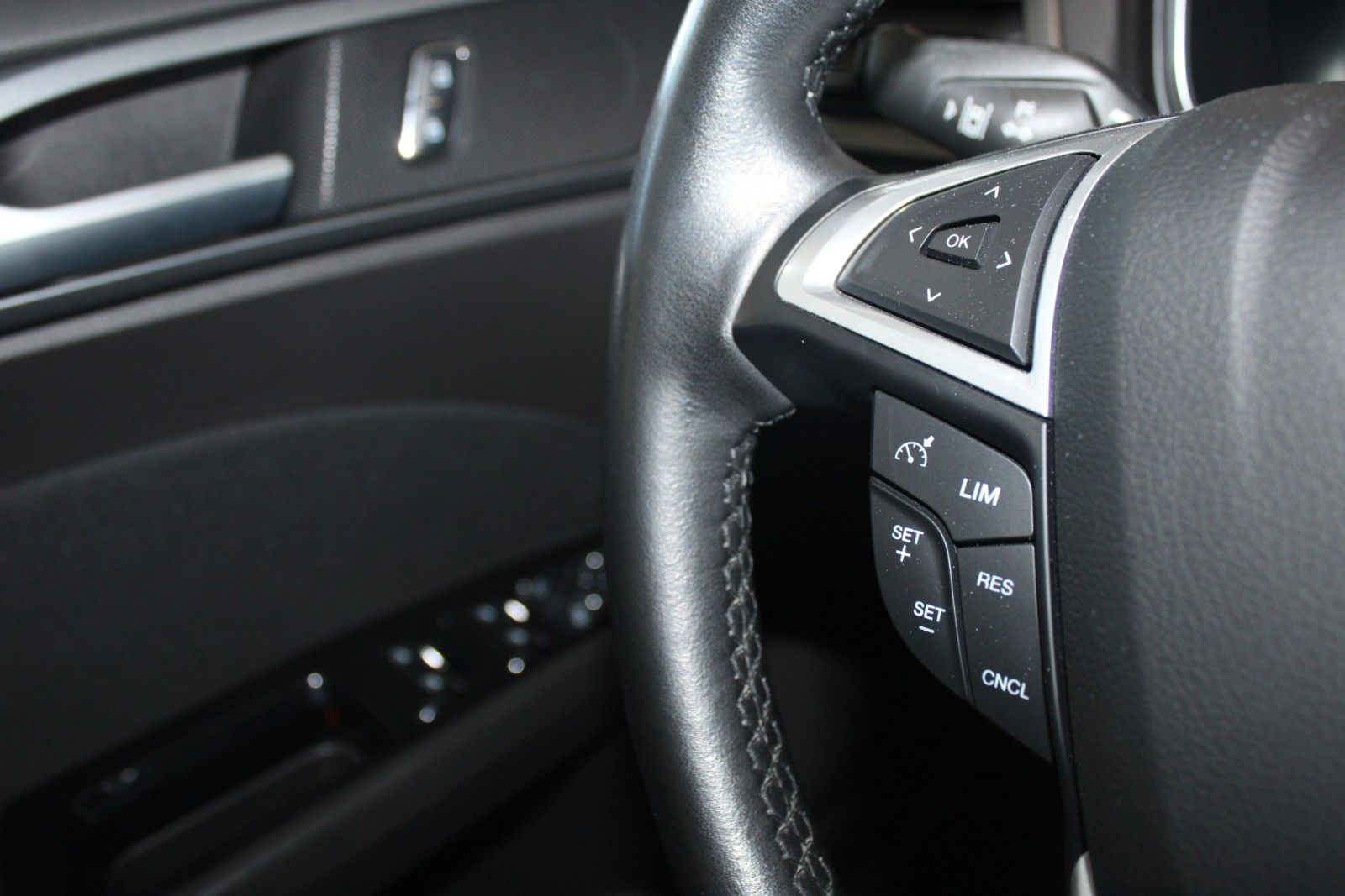 Fahrzeugabbildung Ford Mondeo 1,5 EB Titanium Turnier Winter Paket uvm.