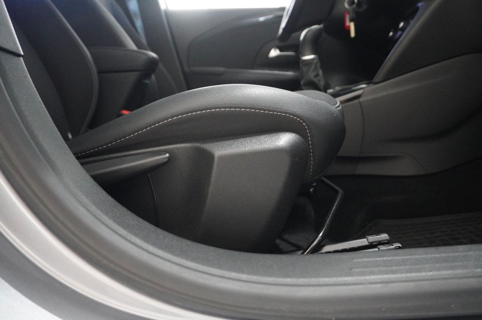 Fahrzeugabbildung Opel Corsa F 1.2 ELEGANCE NAVI/LED/KAMERA/SHZ/VIRT.