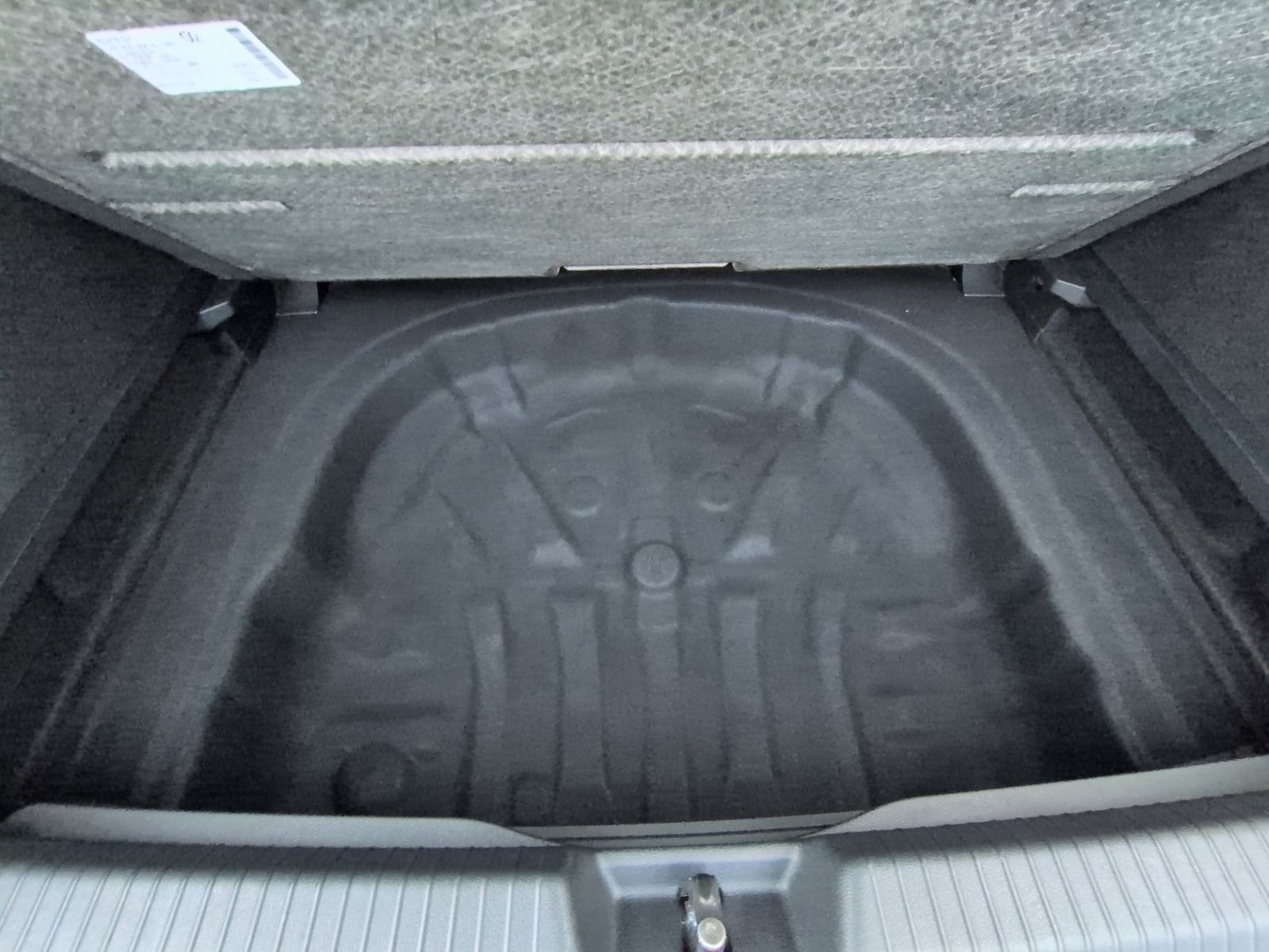 Golf VIII 1.5 TSI R-Line KAMERA+APP+ACC