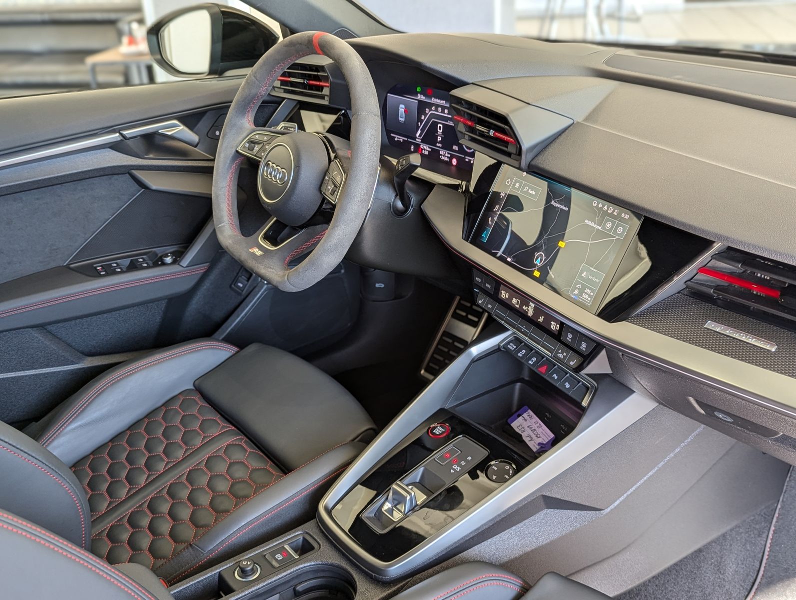 AUDI RS 3 2.5 TFSI quatt Matrix HUD Nappa Cam B&O 19" - Image 11