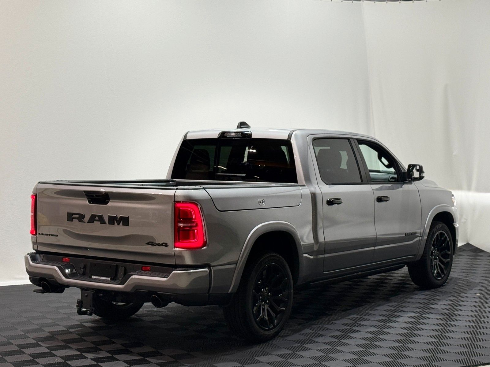 Fahrzeugabbildung Dodge RAM 1500 Limited Night  H/O 3.0L MY25