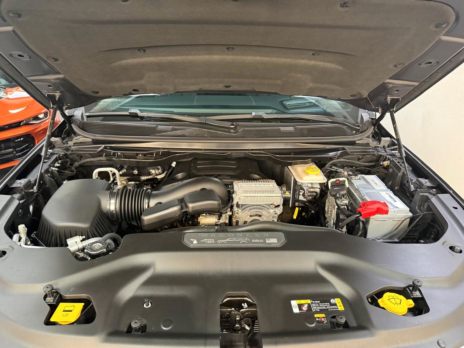Fahrzeugabbildung Jeep WAGONEER SERIES III 5.7L-LUFTFED.-8 SITZE-LPG