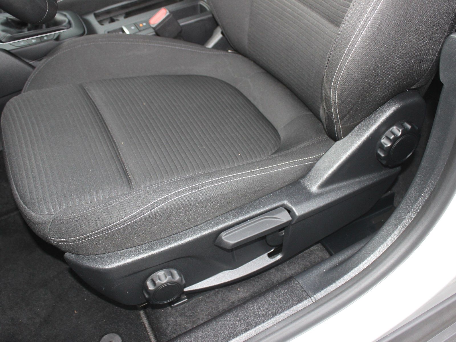 Fahrzeugabbildung Ford Focus Titanium 1,5 EcoBlue Start/Stopp