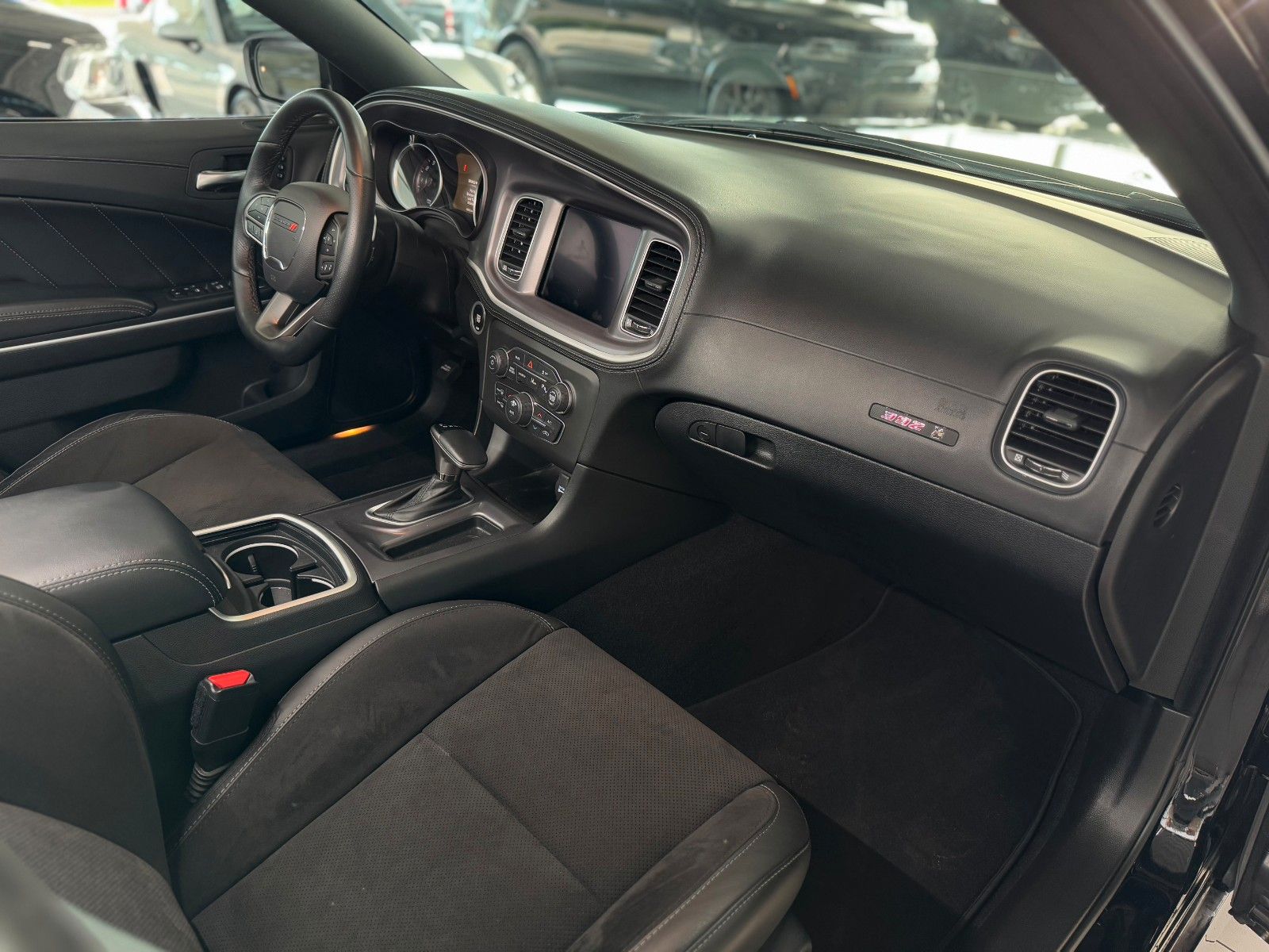Fahrzeugabbildung Dodge Charger 6,4l V8 RT ScatPack "Technology Group"