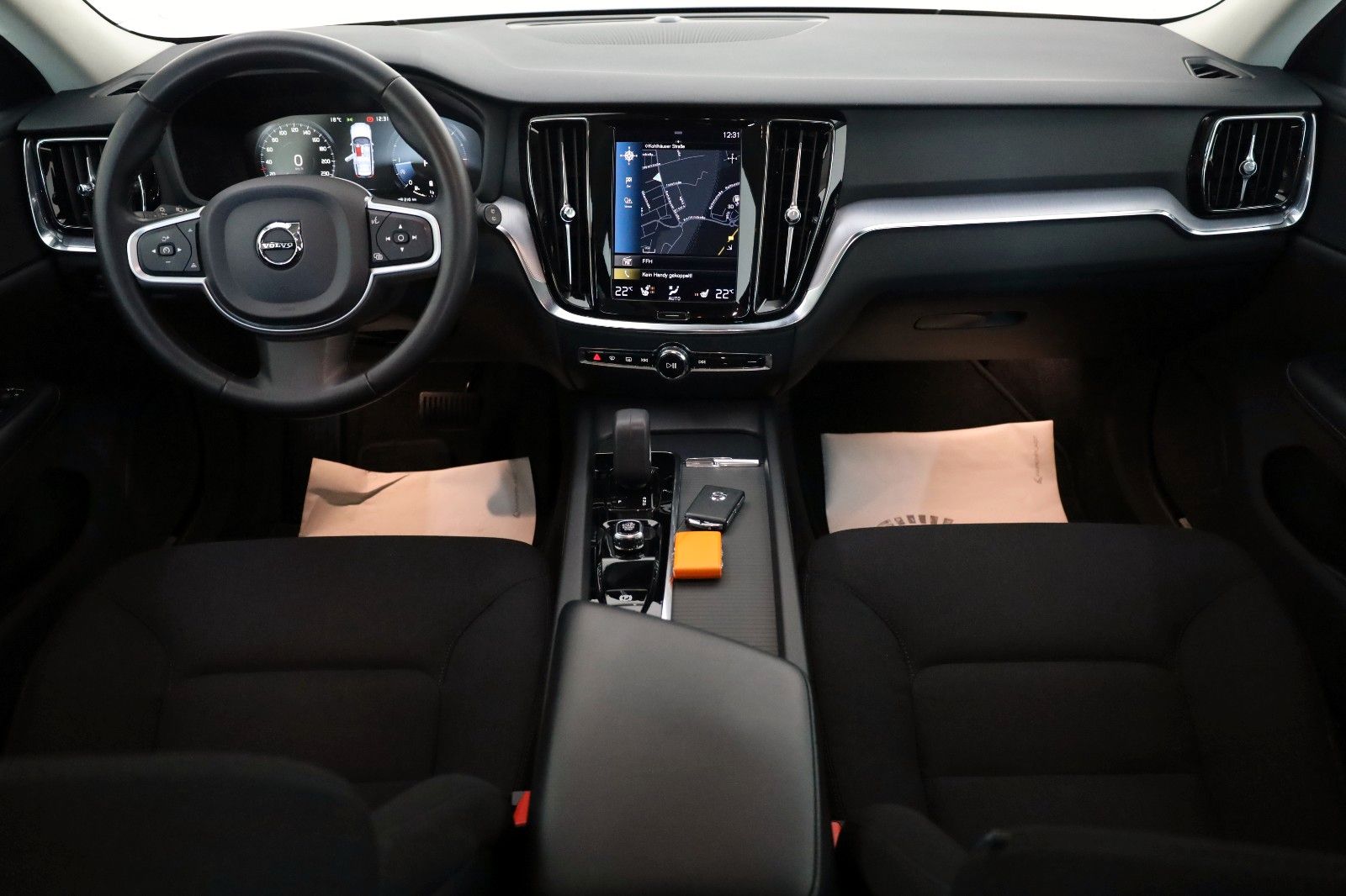 Fahrzeugabbildung Volvo V60 Kombi Momentum Pro Navi,LED,SH,360°,AppleCar