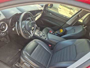 Alfa-Romeo Stelvio - 5