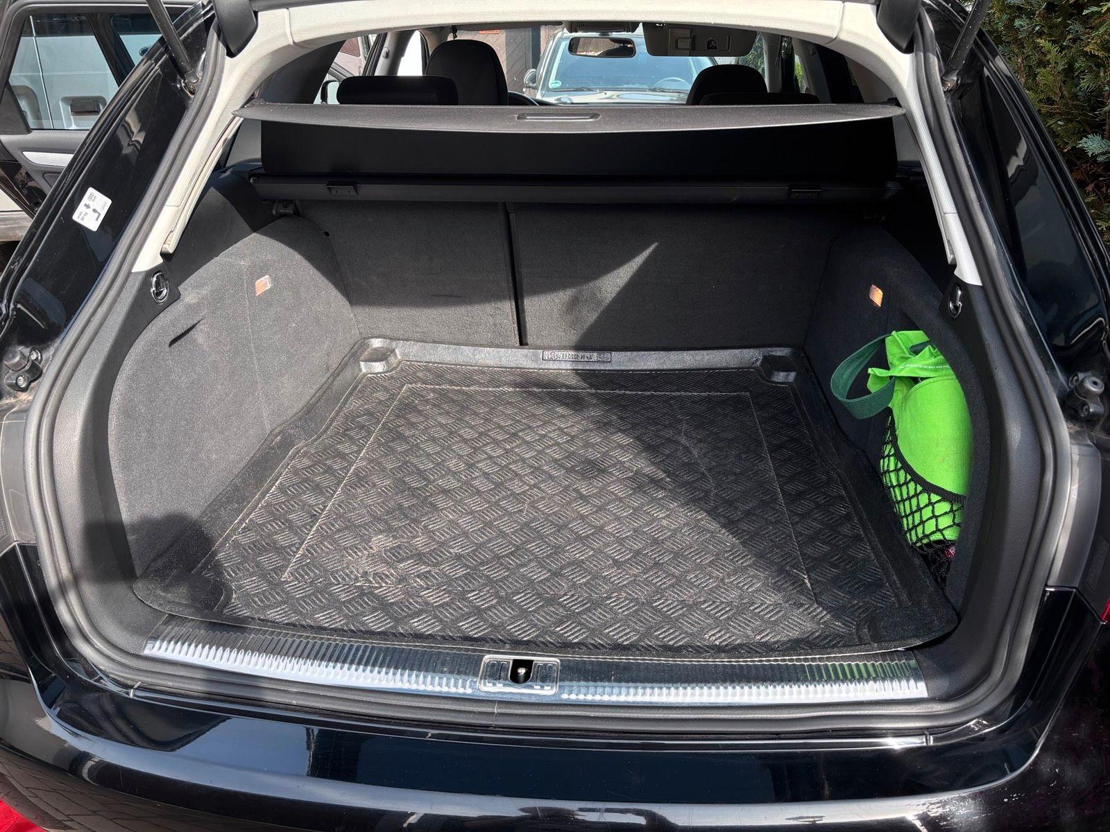 Audi A4 2011 — photo 15