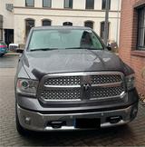Dodge RAM 1500 Laramie V8 HEMI SMPI 16V Crew Cab 4x4 - Dodge RAM in Braunschweig