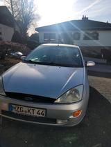 Ford Focus Ghia / Tüv 07/2027 - Ford Focus aus 2000: Ghia