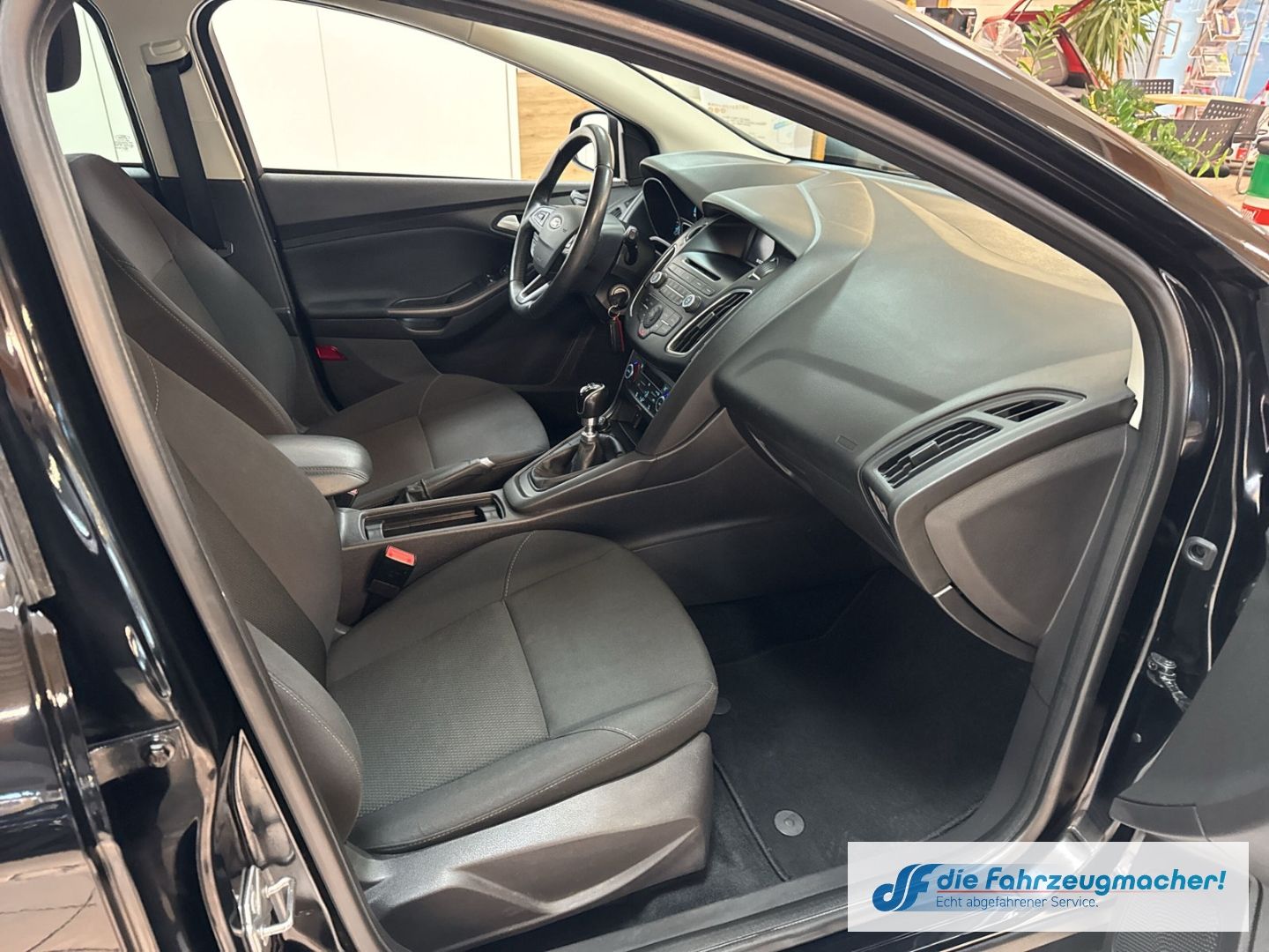 Fahrzeugabbildung Ford Focus Business CarPlay Zahnriemen neu Mehrzonenk