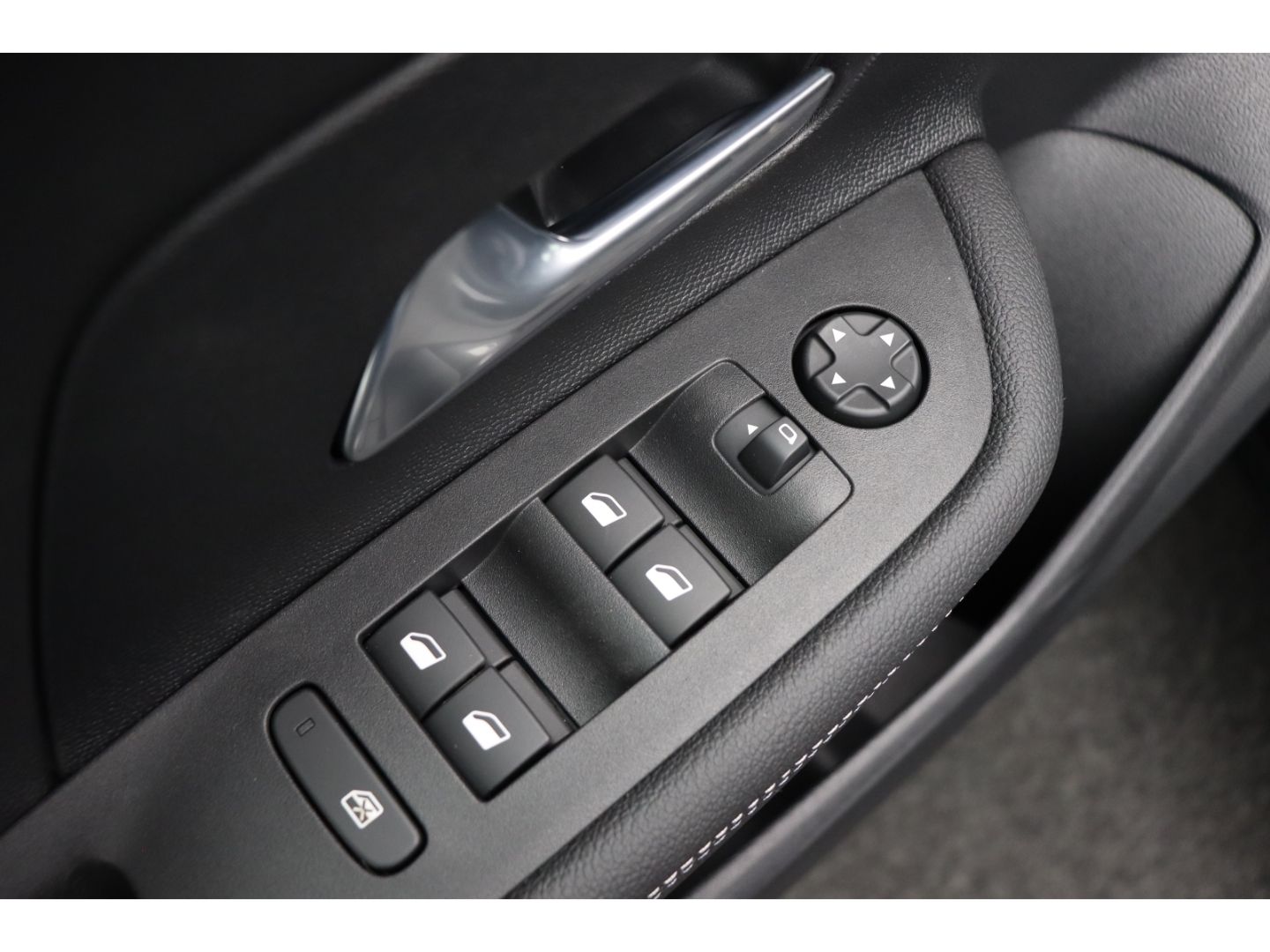 Fahrzeugabbildung Opel Mokka 1.2 GS Sitzheizung, Kamera, LED,
