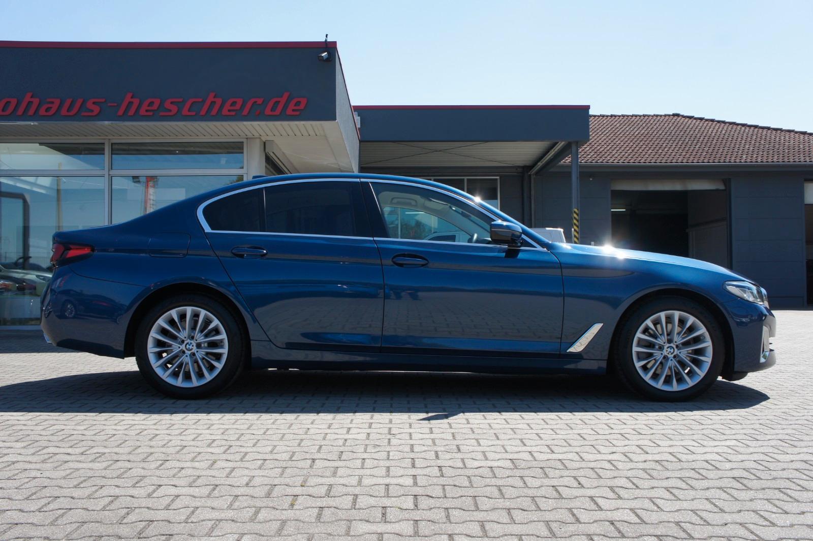 BMW 520d Limousine xDrive Luxury-Line *STANDHZG*