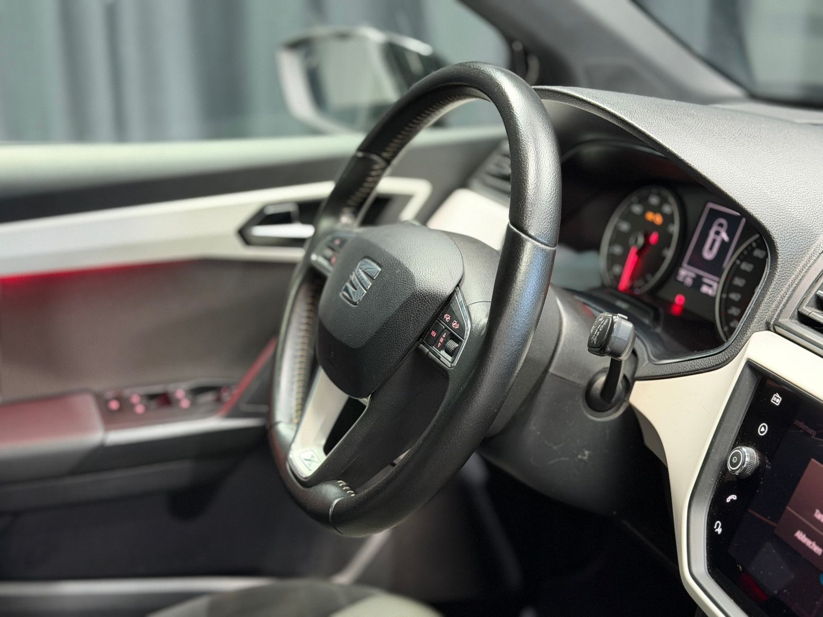 Fahrzeugabbildung SEAT Arona Xcellence|PDC|NAVI|ACC|LED