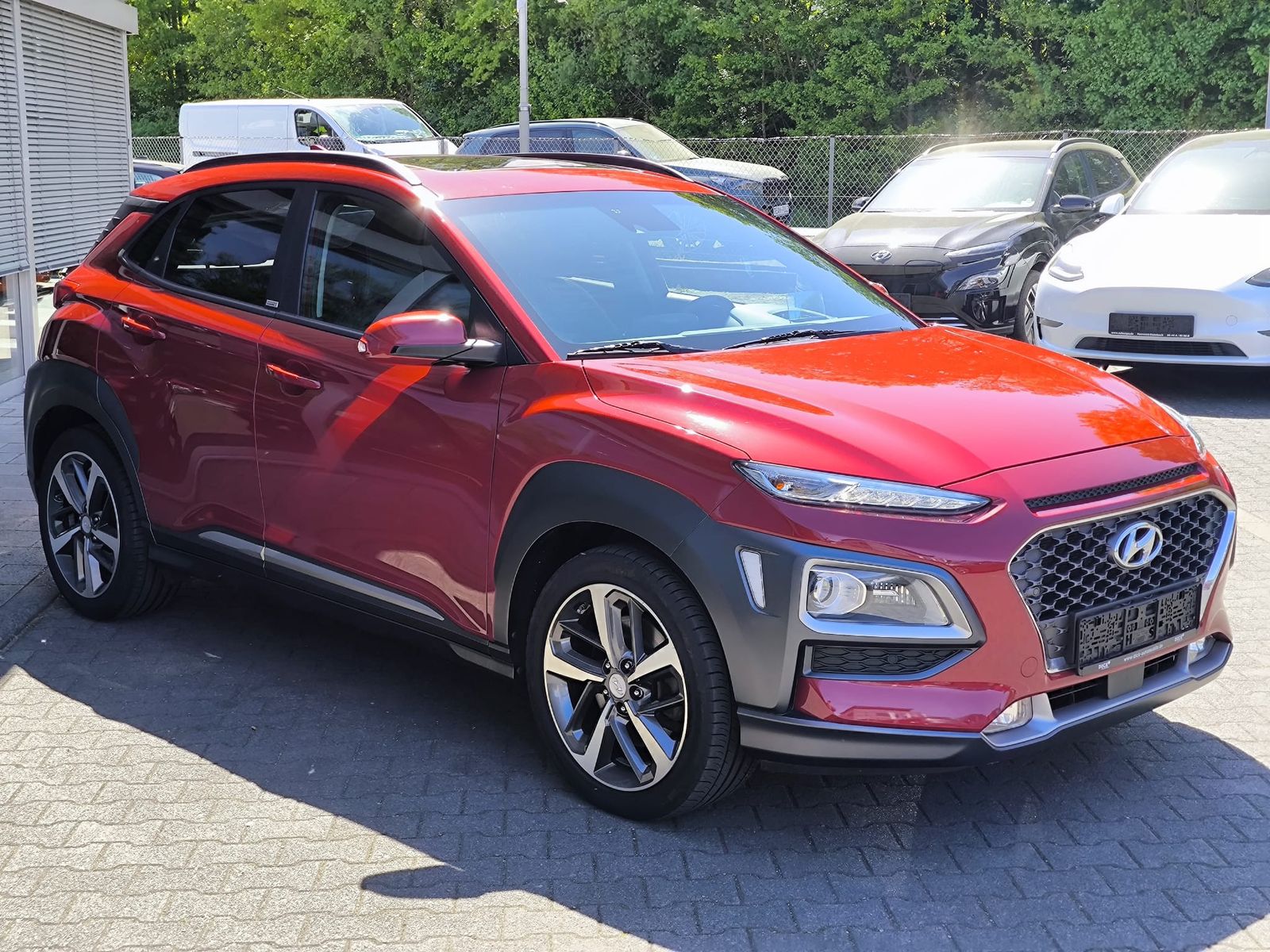 Fahrzeugabbildung Hyundai Kona Premium GLASD+LED+NAVI+KAM+SHZ+AHK+ACC+