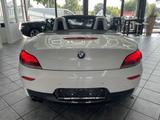 BMW Z4 Roadster 20i sDrive M-Paket, 1.Hand, Leder - BMW Z4 mit Benzin-Antrieb: Weiß
