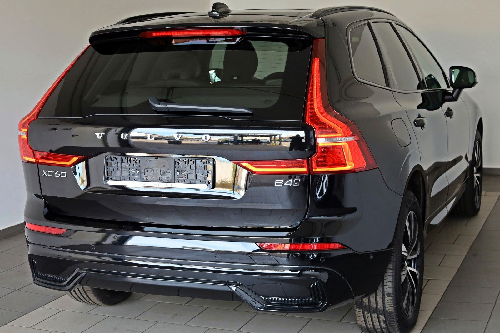 Fahrzeugabbildung Volvo XC60 AWD Plus Dark Leder,LED,Panorama,360° Cam