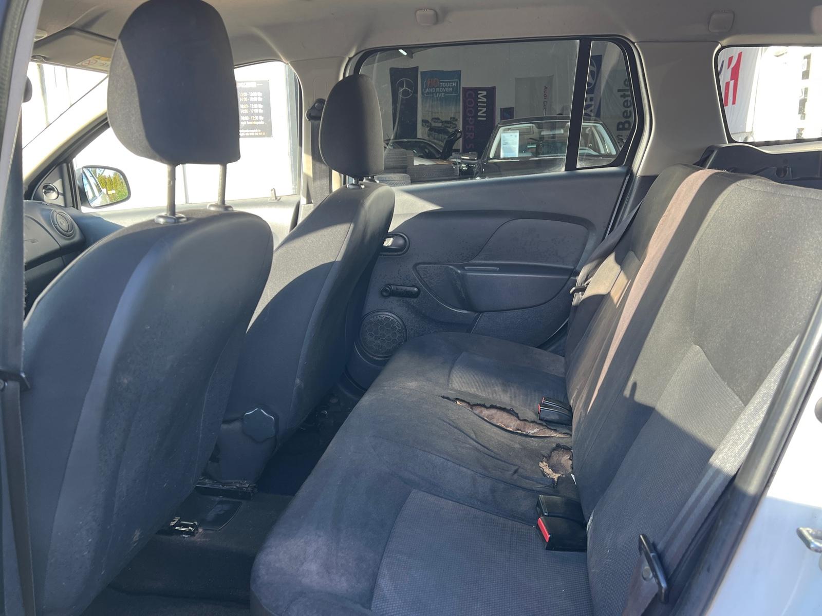 Dacia Logan 2015 — photo 14