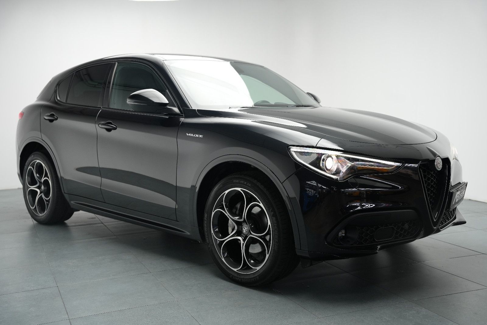 Fahrzeugabbildung Alfa Romeo Stelvio Veloce *Kamera*Leder*Memory*AllBlack