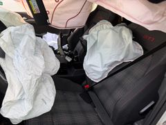 VW Golf VIII GTI/HARMAN KARDON/ BUSINESS PAKET VW Golf VIII GTI/HARMAN KARDON/ BUSINESS PAKET
