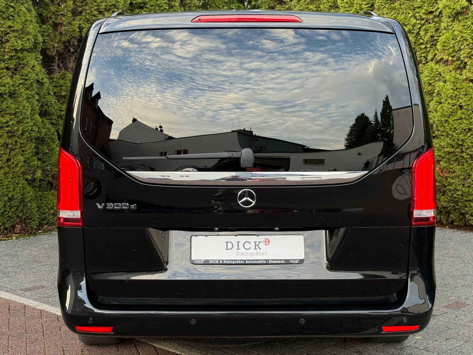 Fahrzeugabbildung Mercedes-Benz V 300 d 9G Avantg Extralang LED+SHZ+KAM+LEDER+8S