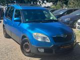 Skoda Roomster 1.6 Scout TÜV NEU*Pano-Dach*Klima*Xenon - Skoda Roomster: Scout