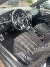 Volkswagen Golf - 11