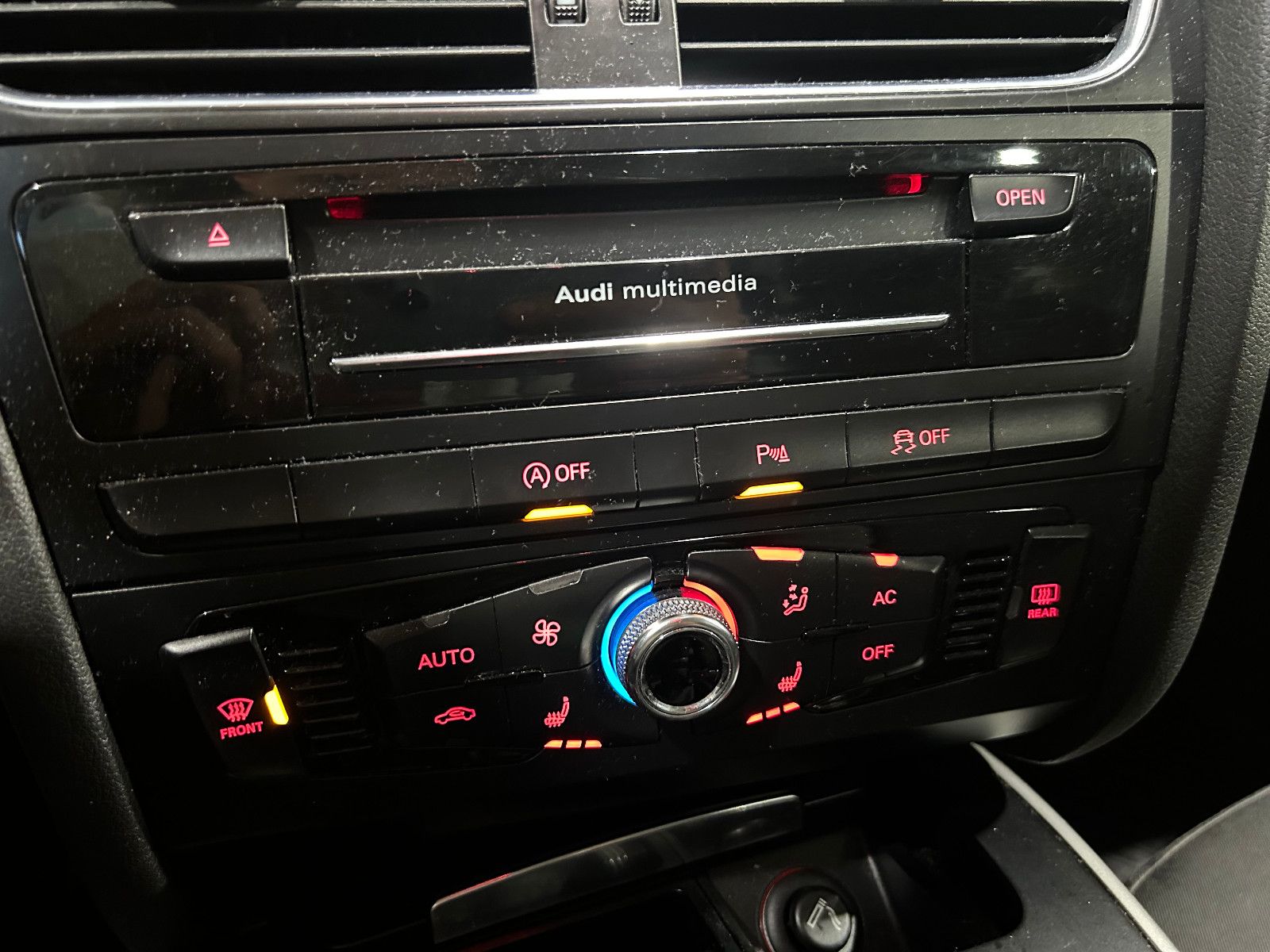 Fahrzeugabbildung Audi A4 Avant Attraction/SHZ/TEMPOMAT/PDC/KLIMA