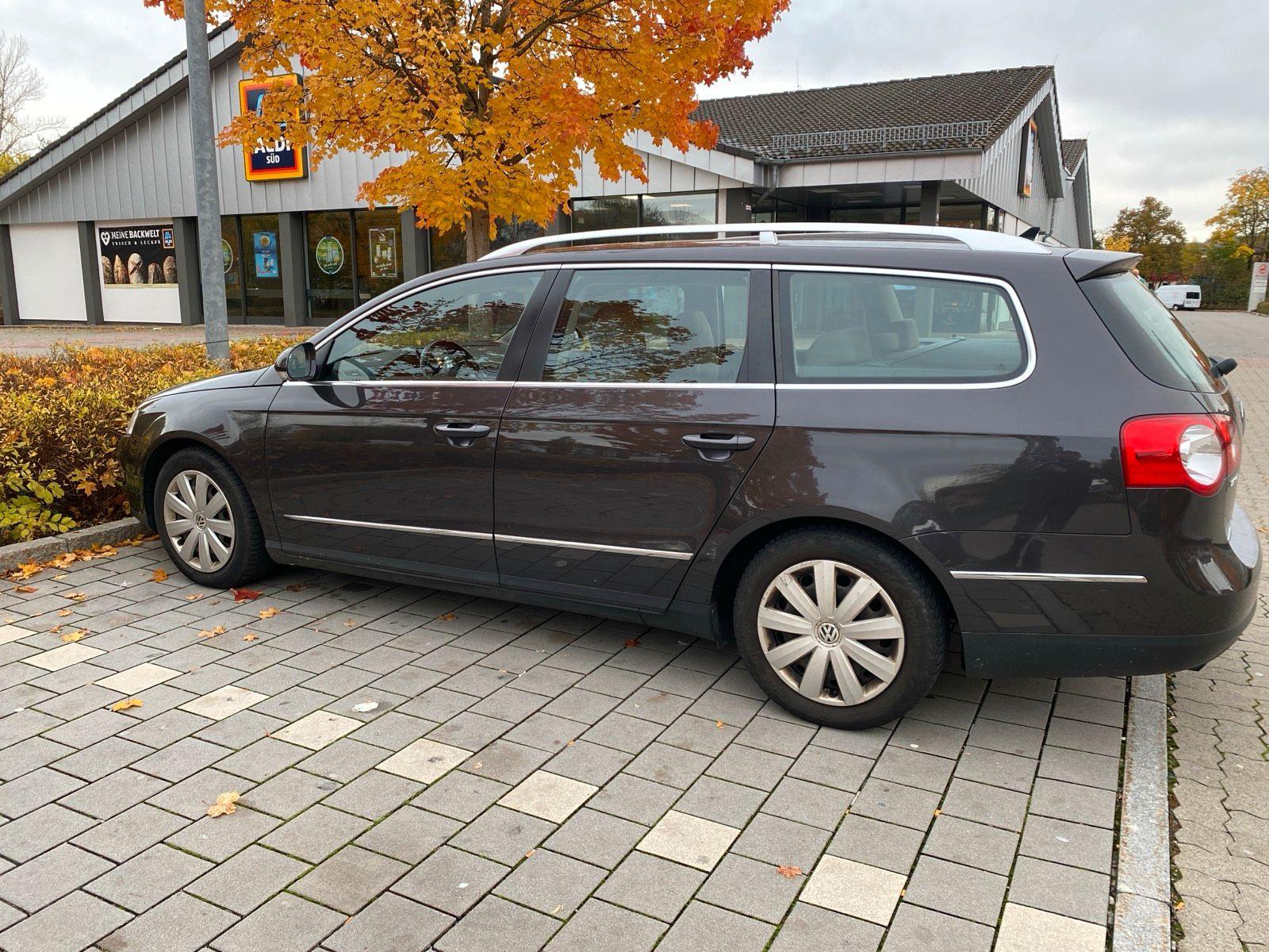Volkswagen Passat 2009 — interior
