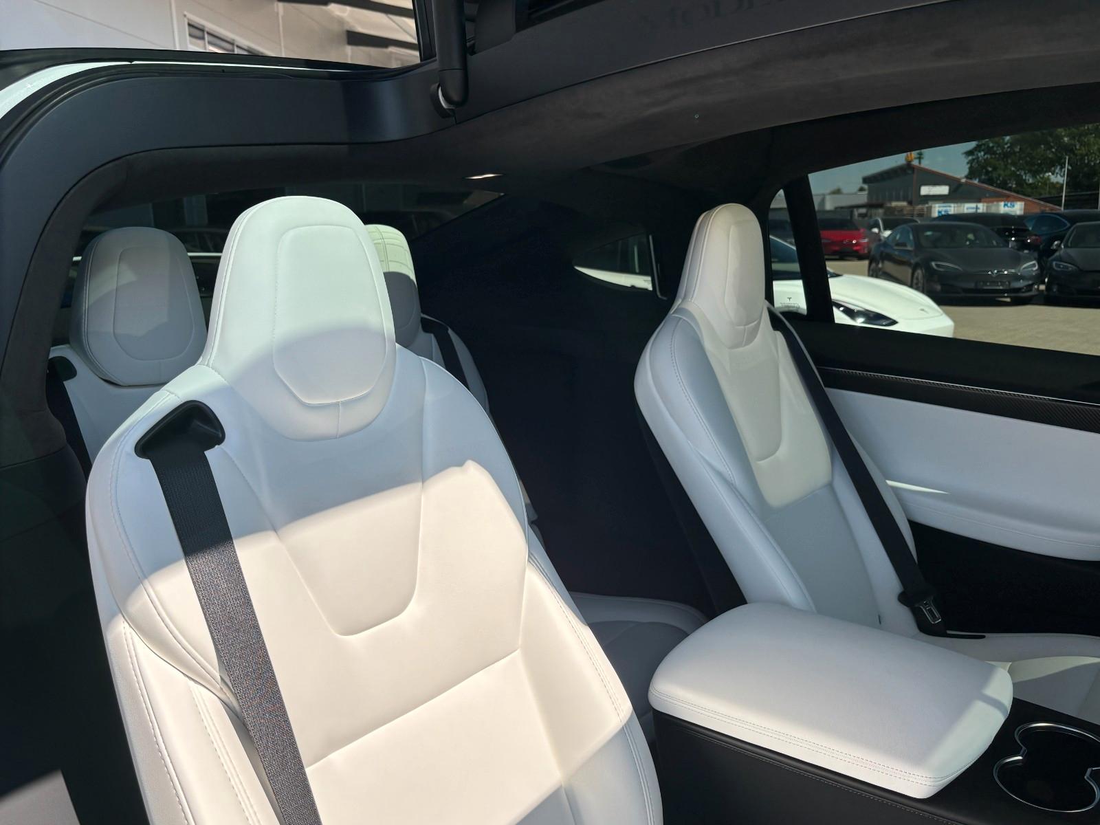 Tesla Model X 100D – 525 ch – 6 places – Autopilot 3